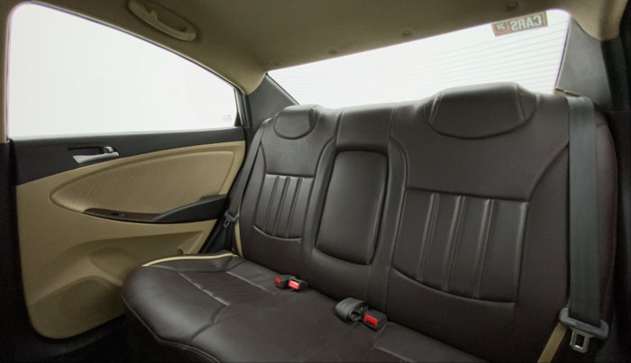 2017 Hyundai Verna 1.6 VTVT SX, Petrol, Manual, 37,185 km, Right Side Rear Door Cabin