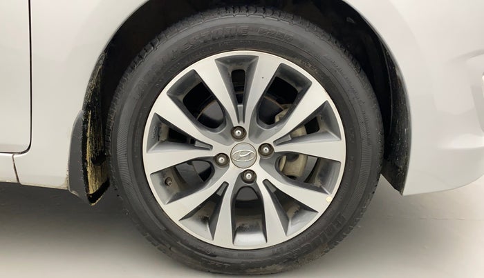 2017 Hyundai Verna 1.6 VTVT SX, Petrol, Manual, 37,185 km, Right Front Wheel
