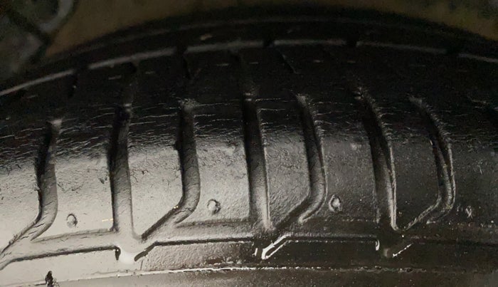 2017 Hyundai Verna 1.6 VTVT SX, Petrol, Manual, 37,185 km, Right Rear Tyre Tread