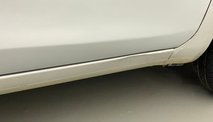 2012 Maruti Ritz VXI, Petrol, Manual, 87,214 km, Right running board - Slightly dented