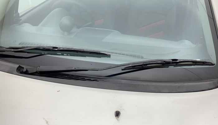 2012 Maruti Ritz VXI, Petrol, Manual, 87,214 km, Front windshield - Noise From Wiper System