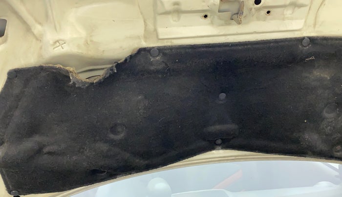 2012 Maruti Ritz VXI, Petrol, Manual, 87,214 km, Bonnet (hood) - Insulation cover has minor damage