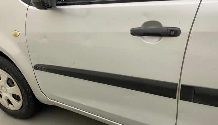 2012 Maruti Ritz VXI, Petrol, Manual, 87,214 km, Front passenger door - Minor scratches