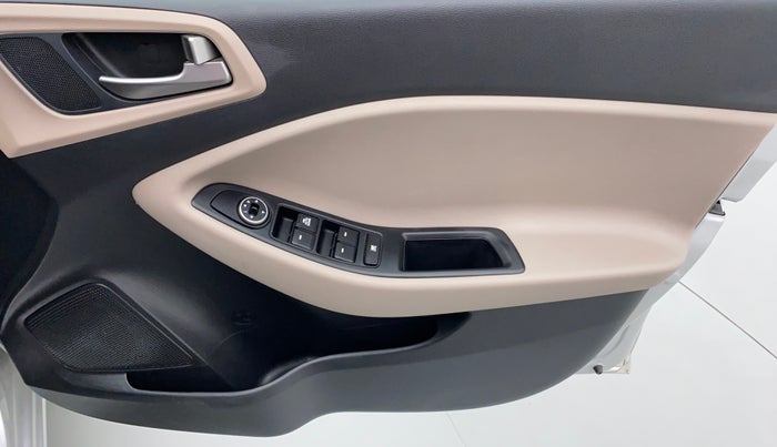 2018 Hyundai Elite i20 Magna Executive 1.2, Petrol, Manual, 42,097 km, Driver Side Door Panels Control
