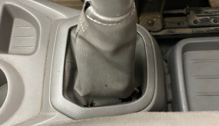 2017 Datsun Redi Go D, Petrol, Manual, 46,702 km, Gear lever - Boot cover slightly torn