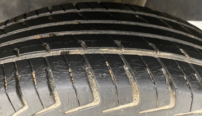 2017 Datsun Redi Go D, Petrol, Manual, 46,702 km, Left Rear Tyre Tread