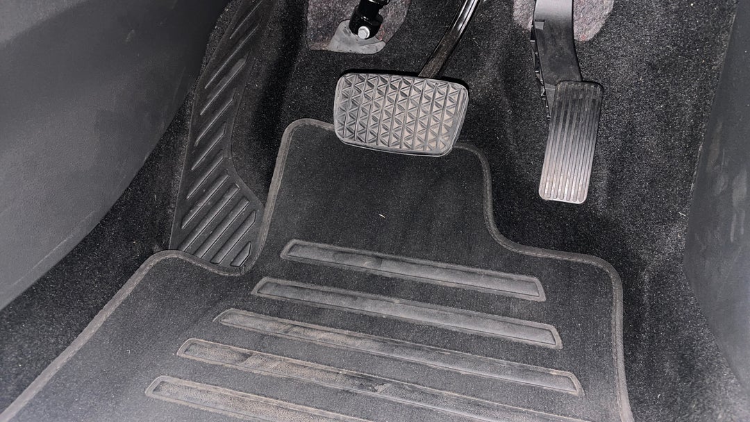 2017 Holden Astra R, Automatic, 68263 km, Pedals and Footmat