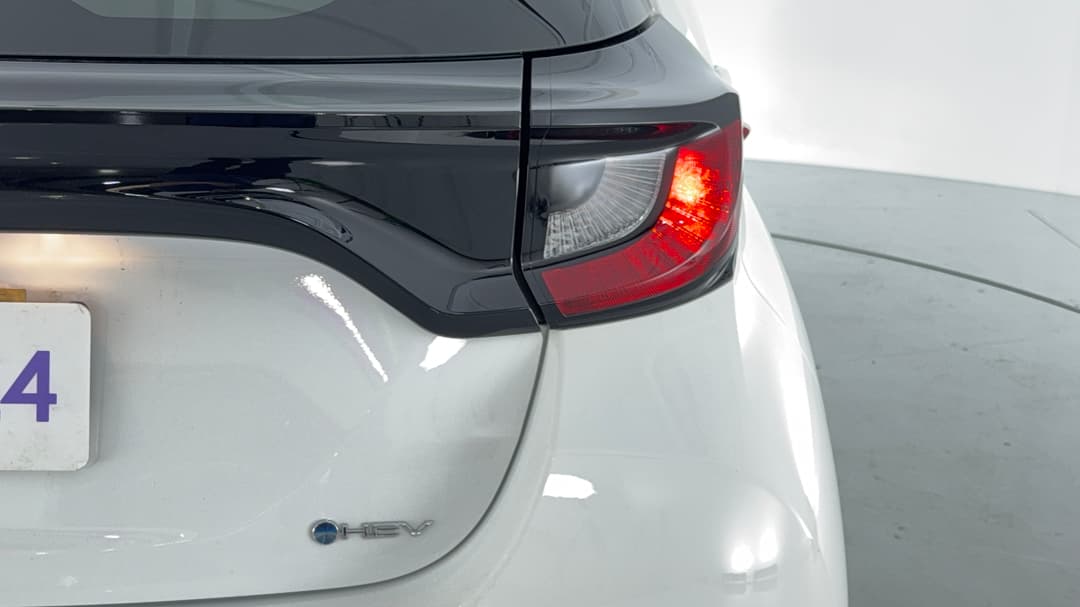 2025 Toyota Yaris Ascent Sport Hybrid, Automatic, 44096 km, Badge (Boot Right Side)