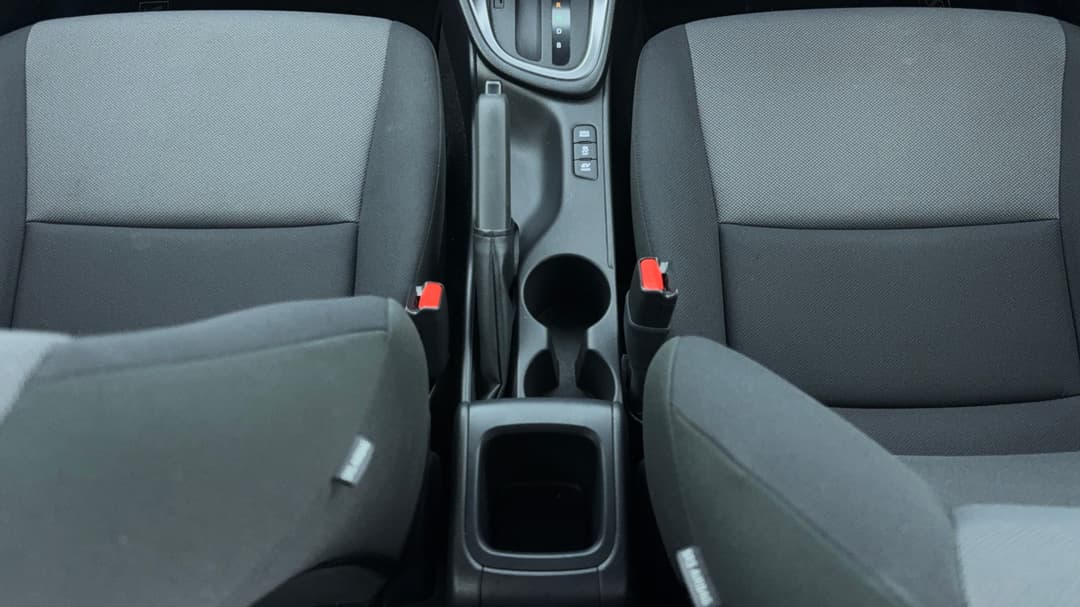 2025 Toyota Yaris Ascent Sport Hybrid, Automatic, 44096 km, Center Console