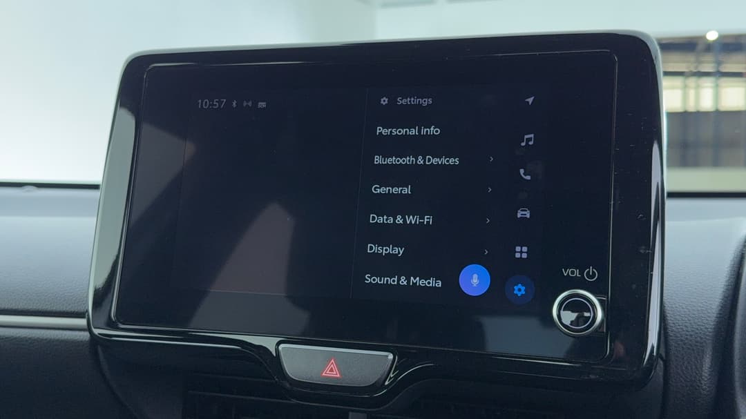 2025 Toyota Yaris Ascent Sport Hybrid, Automatic, 44096 km, Infotainment System