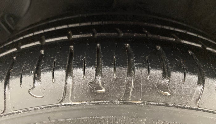 2018 Hyundai Xcent E PLUS, Petrol, Manual, 19,626 km, Left Front Tyre Tread