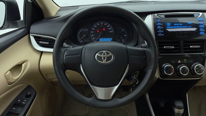 TOYOTA YARIS-Steering Wheel Close-up