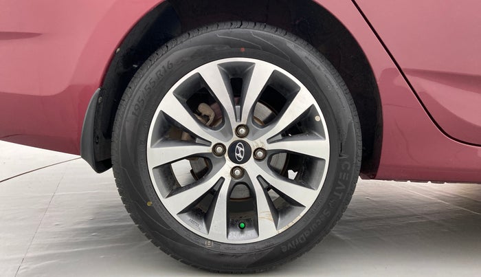 2014 Hyundai Verna FLUIDIC 1.6 SX VTVT, Petrol, Manual, 44,210 km, Right Rear Wheel