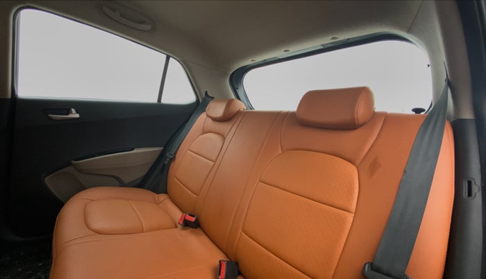2014 Hyundai Grand i10 ASTA AT 1.2 KAPPA VTVT, Petrol, Automatic, 39,092 km, Right Side Rear Door Cabin
