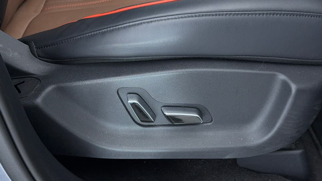2024 Byd Sealion 6 Premium, Automatic, 26936 km, Drivers Side Adjustment Panel