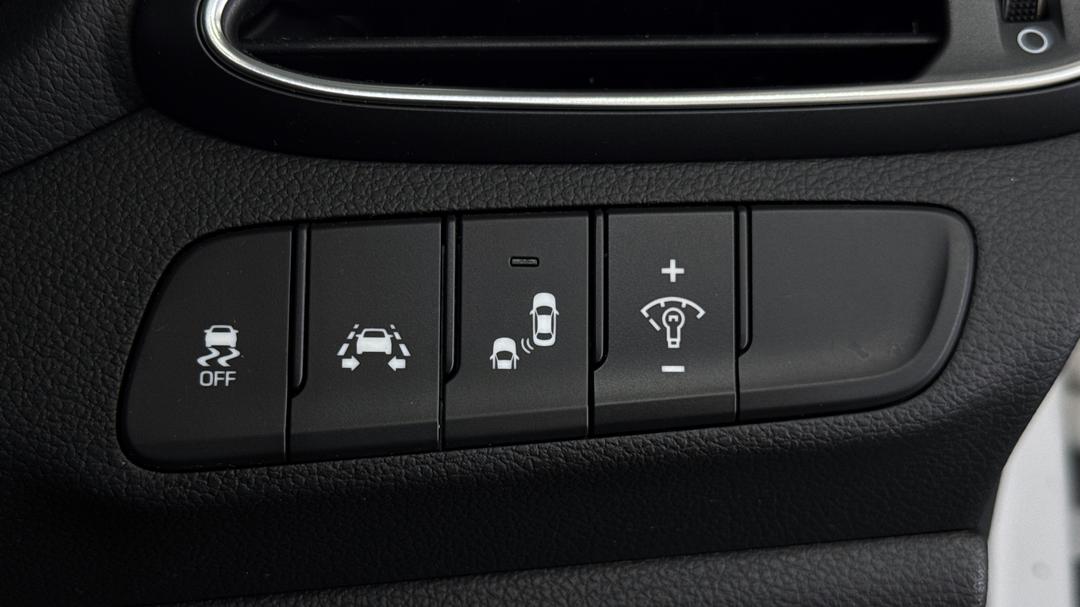 2018 Hyundai i30 Elite, Automatic, 26228 km, Utility Switches/Buttons