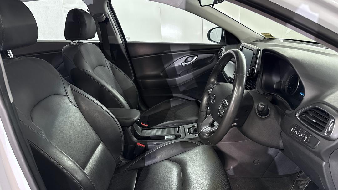 2018 Hyundai i30 Elite, Automatic, 26228 km, Right Side Front Door Cabin View