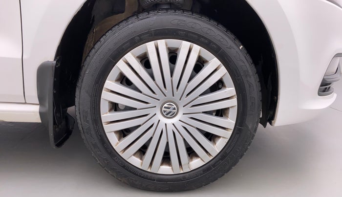 2018 Volkswagen Polo COMFORTLINE 1.0 PETROL, Petrol, Manual, 48,506 km, Right Front Wheel