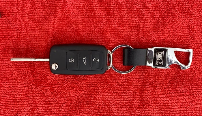 2018 Volkswagen Polo COMFORTLINE 1.0 PETROL, Petrol, Manual, 48,506 km, Key Close Up