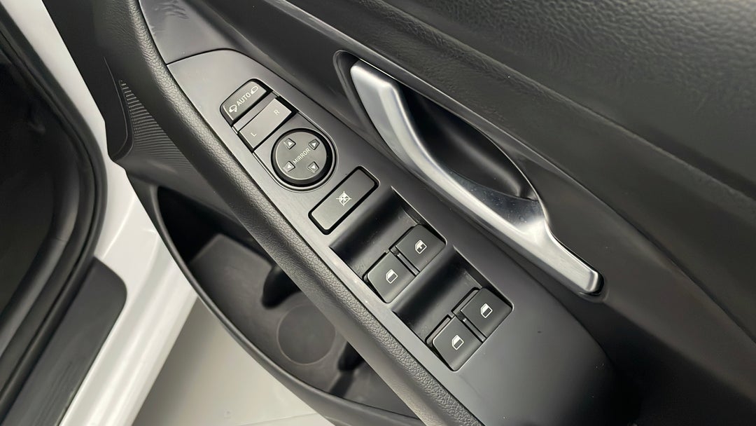 2018 Hyundai i30 Active, Automatic, 36976 km, Drivers Side Door Panel Controls