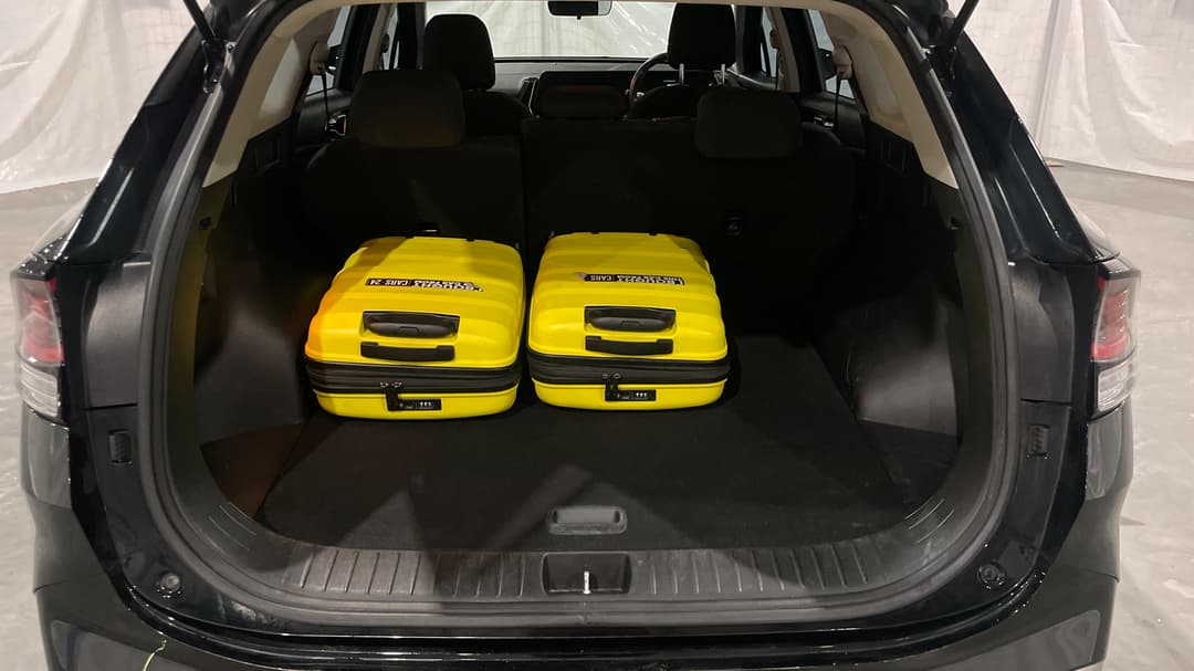 2022 Kia Sportage Sx (AWD), Automatic, 107350 km, Boot Inside View with Luggage