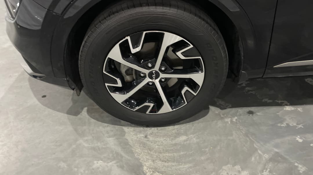 2022 Kia Sportage Sx (AWD), Automatic, 107350 km, Left Front Wheel