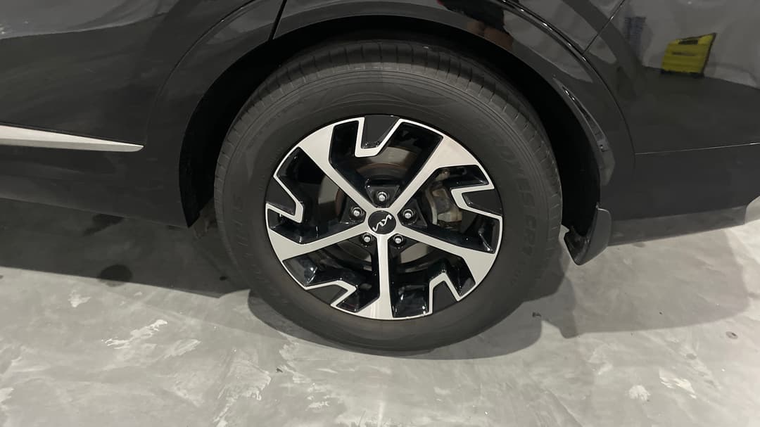 2022 Kia Sportage Sx (AWD), Automatic, 107350 km, Left Rear Wheel