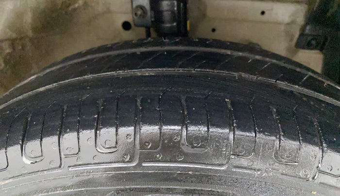 2012 Maruti Swift Dzire VDI, Diesel, Manual, 1,23,814 km, Right Front Tyre Tread