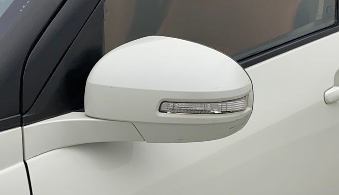 2012 Maruti Swift Dzire VDI, Diesel, Manual, 1,23,814 km, Left rear-view mirror - Indicator light has minor damage