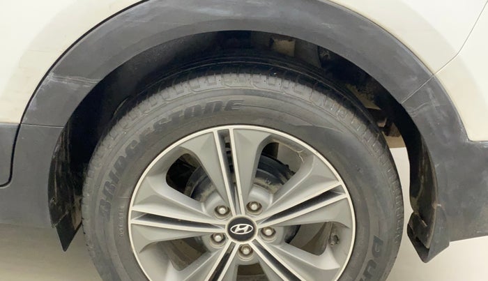 2017 Hyundai Creta SX PLUS AT 1.6 PETROL, Petrol, Automatic, 95,325 km, Left quarter panel - Cladding has minor damage