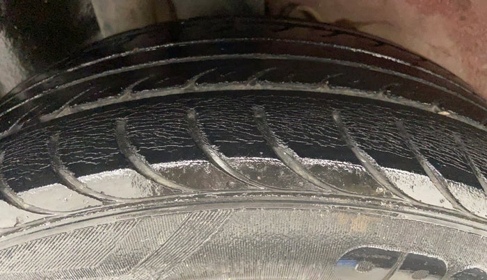 2015 Ford Figo 1.2 EXI DURATEC, Petrol, Manual, 51,114 km, Right Rear Tyre Tread
