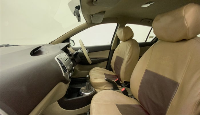 2011 Hyundai i20 MAGNA (O) 1.2, Petrol, Manual, 65,413 km, Right Side Front Door Cabin