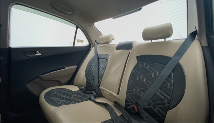 2014 Hyundai Xcent SX 1.2, Petrol, Manual, 30,593 km, Right Side Rear Door Cabin