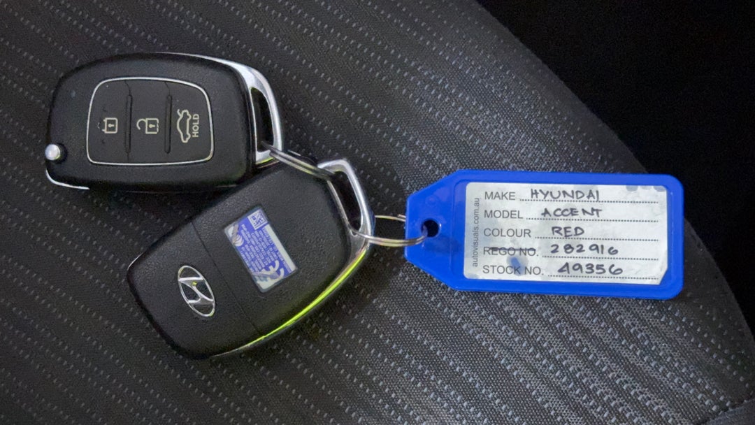 2016 Hyundai Accent Active, Manual, 99458 km, Key Close-up