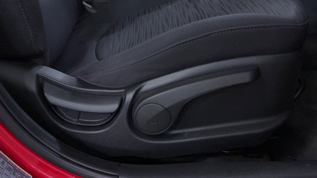 2016 Hyundai Accent Active, Manual, 99458 km, Drivers Side Adjustment Panel