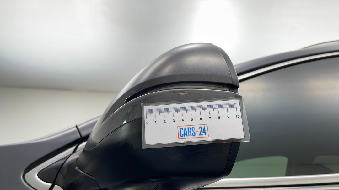 Side Mirrors Housing LHS Scratch