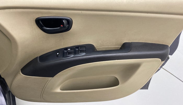 2013 Hyundai i10 MAGNA 1.1 IRDE2, Petrol, Manual, 29,963 km, Driver Side Door Panels Control