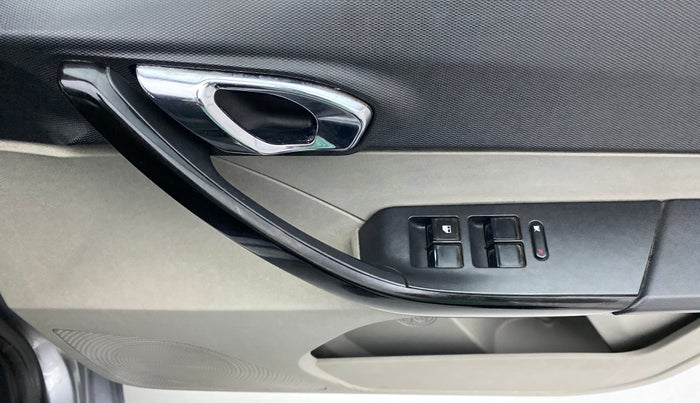 2018 Tata Tiago XZA 1.2 REVOTRON, Petrol, Automatic, 48,343 km, Driver Side Door Panels Control