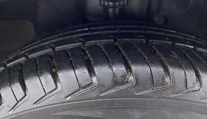 2019 Datsun Redi Go S 1.0, Petrol, Manual, 7,655 km, Right Front Tyre Tread