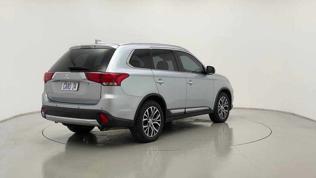 Right Back Diagonal (45- Degree) View