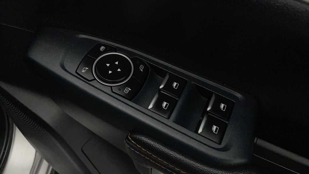 2023 Ford Ranger Wildtrak 3.0 (4x4), Automatic, 35843 km, Drivers Side Door Panel Controls