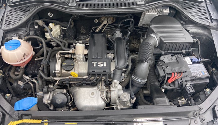 2016 Volkswagen Vento HIGHLINE PETROL AT, Petrol, Automatic, 70,662 km, Open Bonet