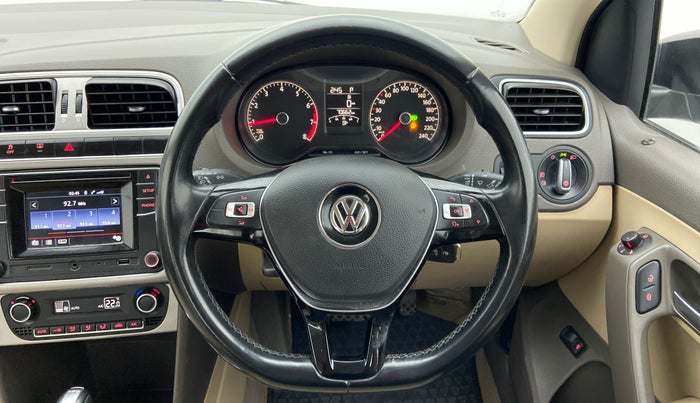 2016 Volkswagen Vento HIGHLINE PETROL AT, Petrol, Automatic, 70,662 km, Steering Wheel Close Up