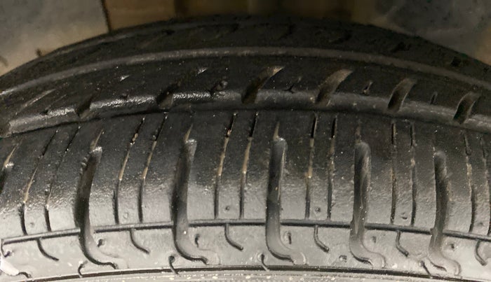2016 Datsun Redi Go T (O), Petrol, Manual, 23,484 km, Left Front Tyre Tread