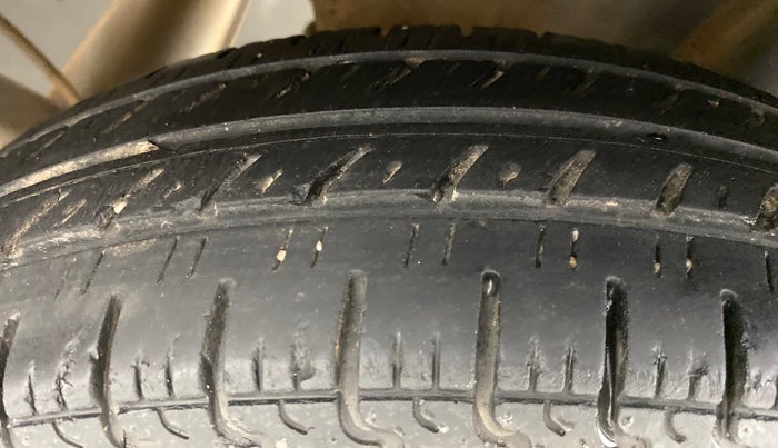 2016 Datsun Redi Go T (O), Petrol, Manual, 23,484 km, Left Rear Tyre Tread