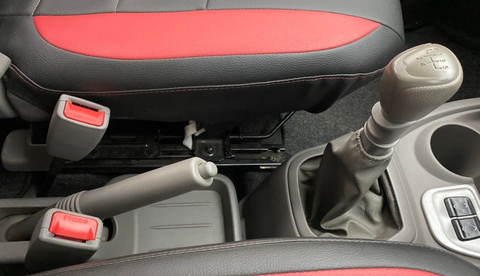 2016 Datsun Redi Go T (O), Petrol, Manual, 23,484 km, Gear Lever