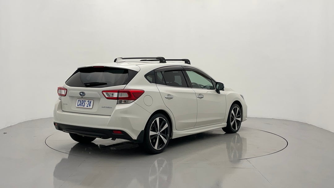 Right Back Diagonal (45- Degree) View