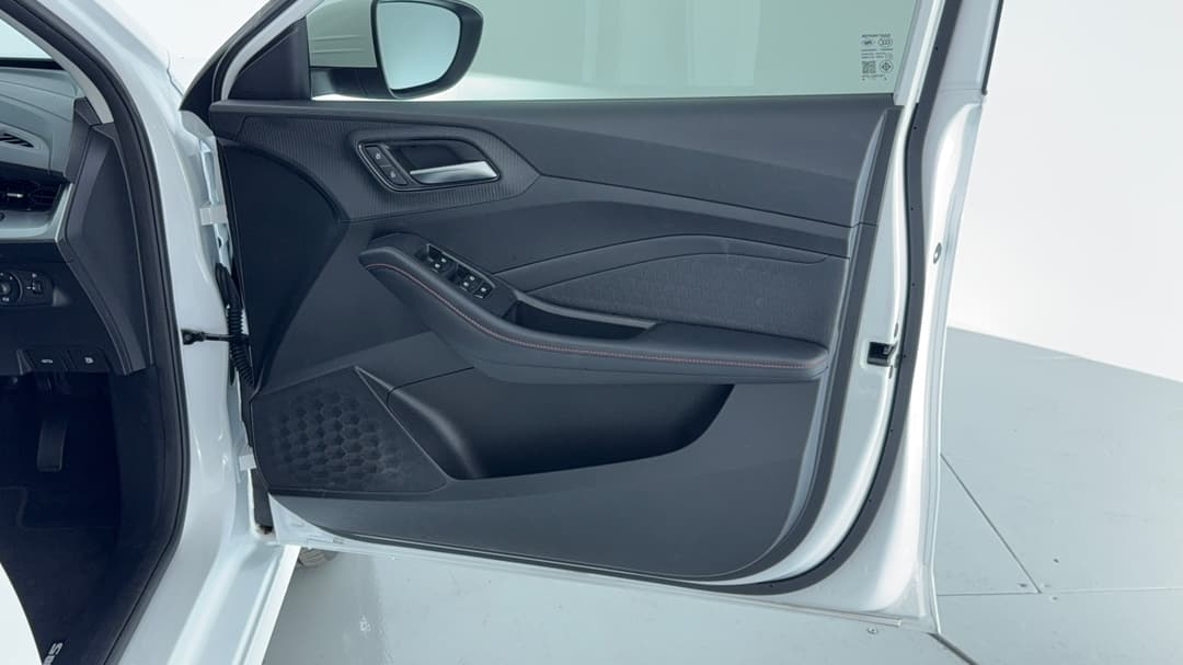 2023 MG Mg5 Essence, Automatic, 11655 km, Speaker View