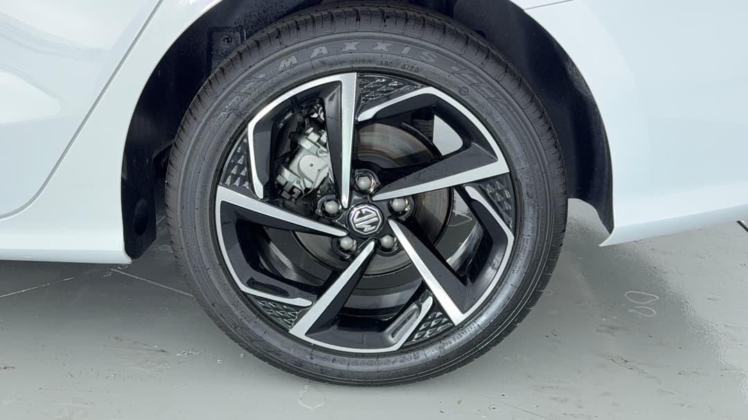2023 MG Mg5 Essence, Automatic, 11655 km, Left Rear Wheel