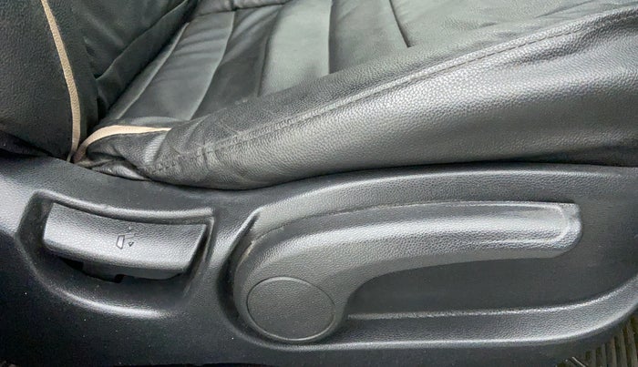 2015 Hyundai Elite i20 SPORTZ 1.2, Petrol, Manual, 69,237 km, Driver Side Adjustment Panel